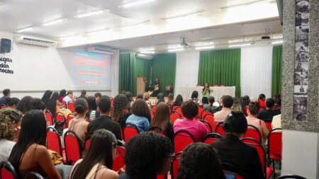 Palestra destaca a importância da nutrição no tratamento de doenças neurológicas