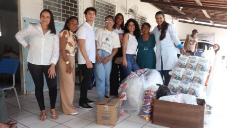 Estudantes de Psicologia promovem manhã de carinho e solidariedade na AFAS