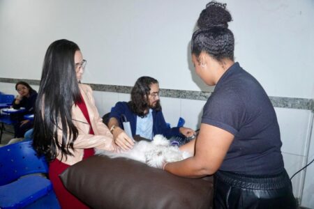 Curso de Medicina Veterinária realiza aula inaugural com foco em ultrassonografia em pequenos animais