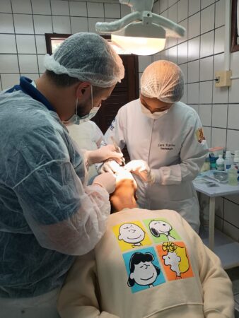 Estudantes de Odontologia promovem ação de saúde bucal em Feira de Santana