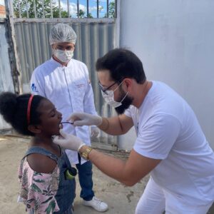 Alunos de Odonto realizam ação de saúde bucal com crianças no bairro Conceição