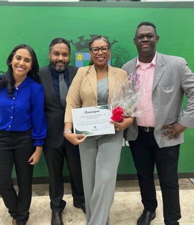 Professores da UniFat são homenageados em Sessão Solene pelo Dia do Contador
