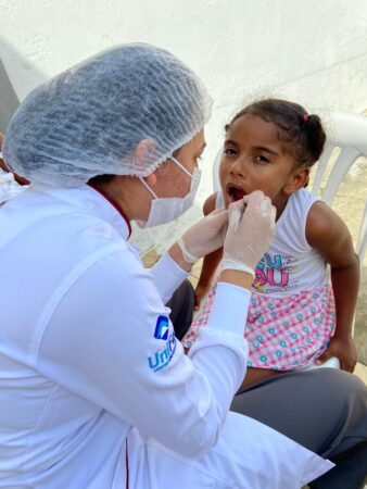 Atendimento comunitário aproxima alunos da prática em saúde bucal