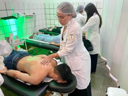 Tenda da Estética oferece serviços para a comunidade acadêmica