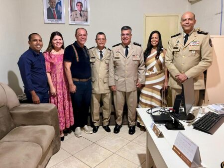 Reitor da UniFat marca presença em formatura de soldados da Polícia Militar