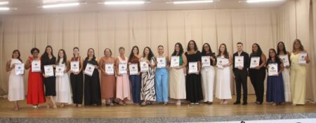 Curso de Psicologia da UniFat celebra assinatura da ata de conclusão de curso