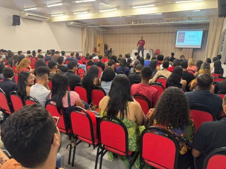 Colegiados de Ciências Contábeis e Administração promovem palestra sobre IRPF